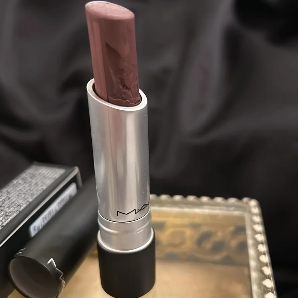 MAC lipstick - Picture 5 of 9